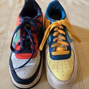 Youth Size 5.5Y (38 Euro) Nike Air Force 1 LV8 GS